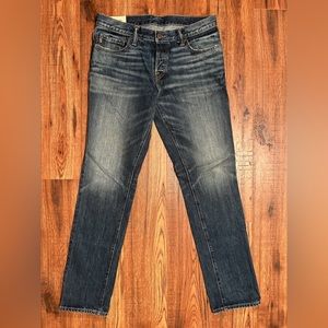Abercrombie & Fitch new york
Size /W33 L32
Condition /New
$20.00